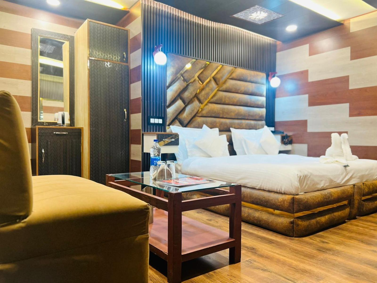 Pine View Resort Gulmarg Exterior photo