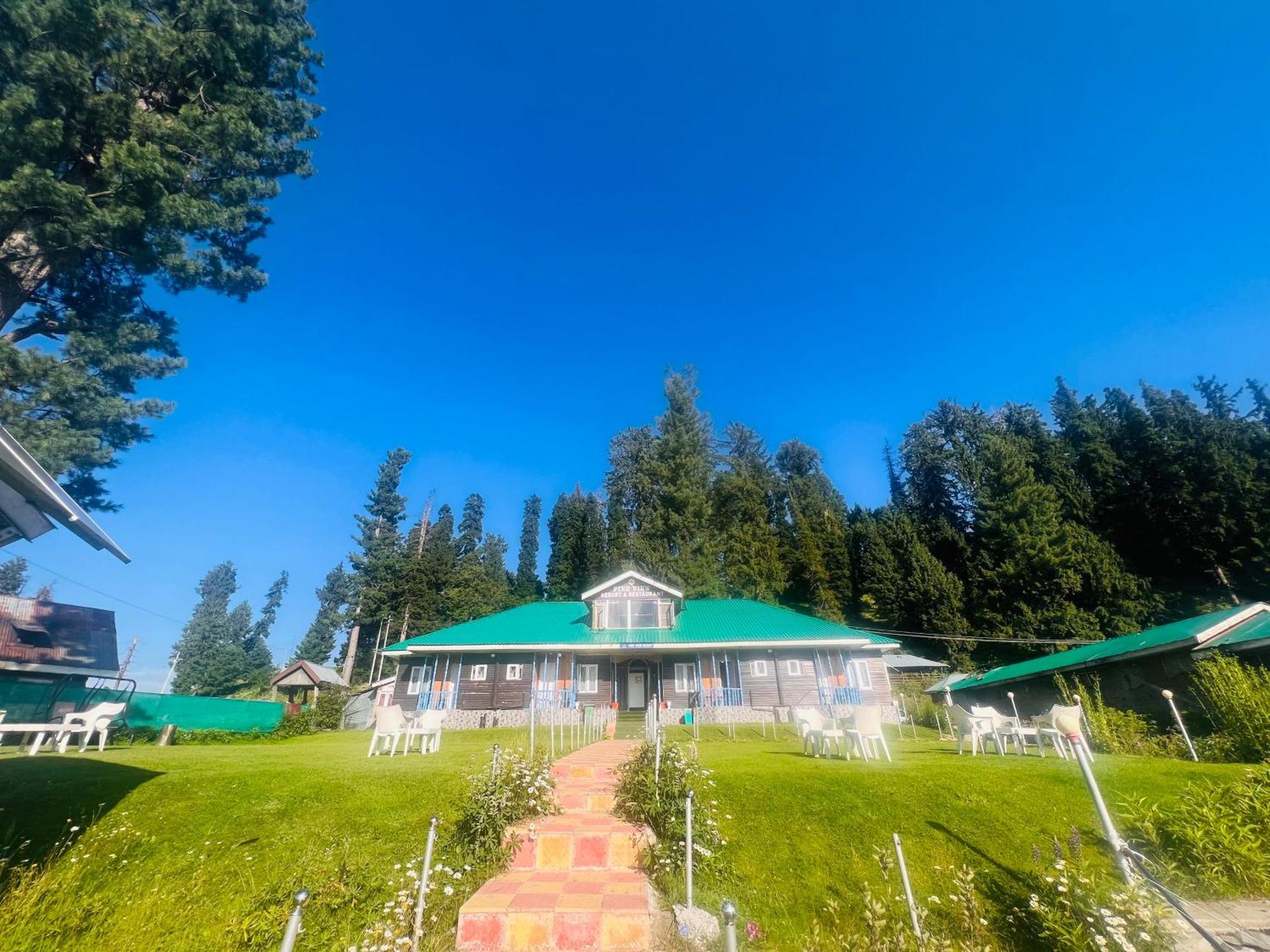 Pine View Resort Gulmarg Exterior photo