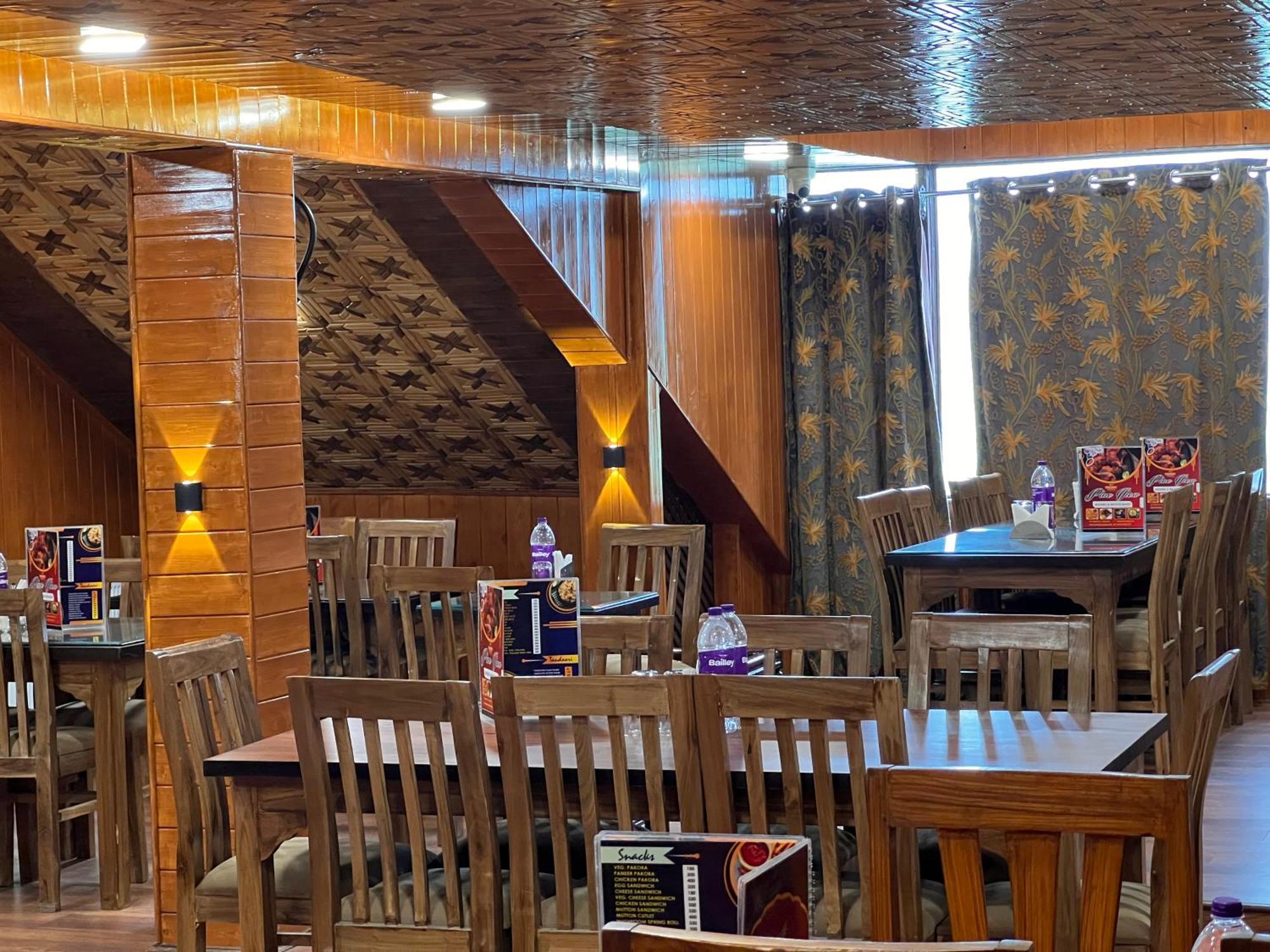 Pine View Resort Gulmarg Exterior photo